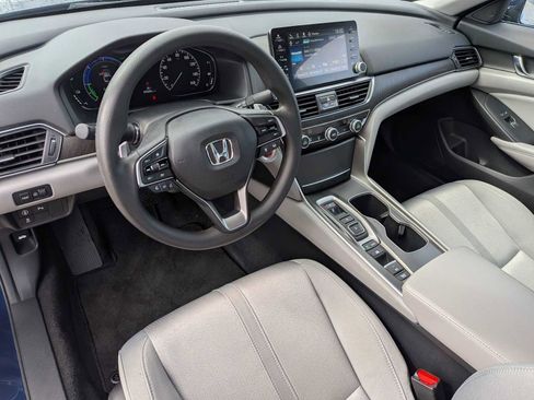 Used 2020 Honda Accord EX image 2