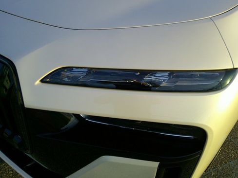 Used 2025 BMW 760i xDrive w/ Executive Package image 66