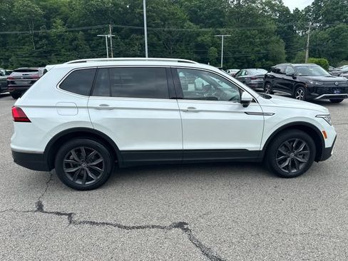 Certified 2023 Volkswagen Tiguan SE w/ Panoramic Sunroof Package AWD/4WD image 10