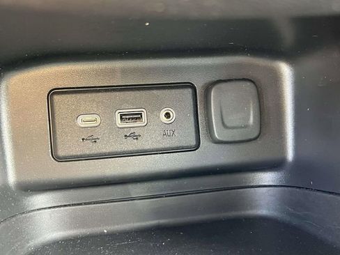 Used 2023 Chevrolet Equinox LT AWD/4WD image 33