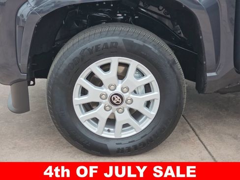 Used 2025 Toyota Tacoma SR5 AWD/4WD image 34