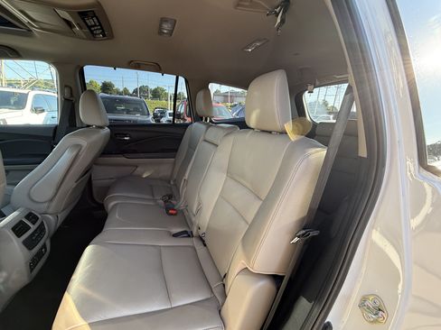 Used 2016 Honda Pilot Touring image 33