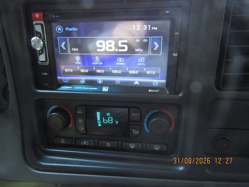 Used 2006 Chevrolet Avalanche Z71 w/ Sun And Sound Package AWD/4WD image 18