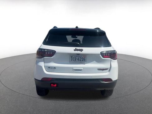 Used 2025 Jeep Compass Trailhawk image 12
