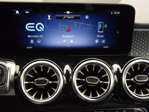 Certified 2024 Mercedes-Benz EQB 250+ image 25