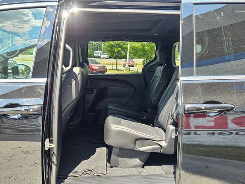 New 2026 Chrysler Pacifica Select image 22