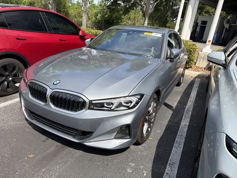Used 2025 BMW 330i Sedan RWD image 4