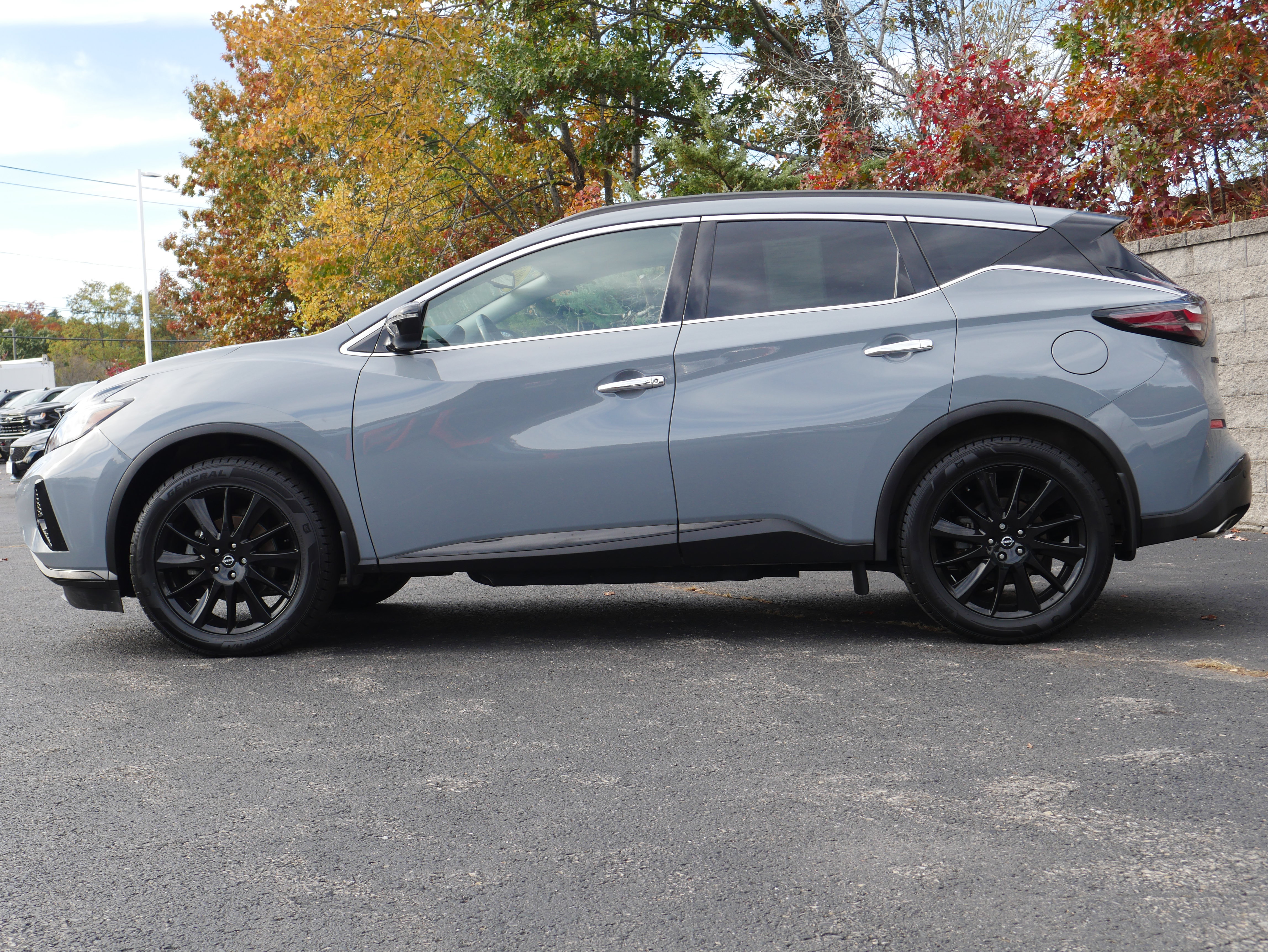 Used 2023 Nissan Murano SV w/ SV Midnight Edition Package AWD/4WD image 3