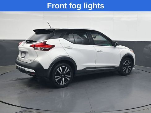 Used 2018 Nissan Kicks SR w/ Premium Package FWD image 4