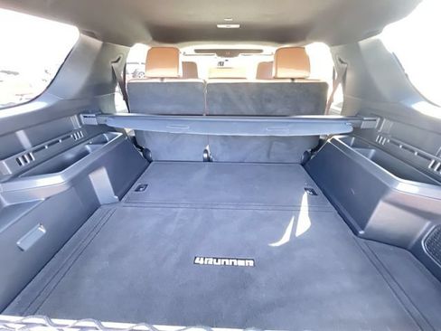 Used 2025 Toyota 4Runner Limited AWD/4WD image 34