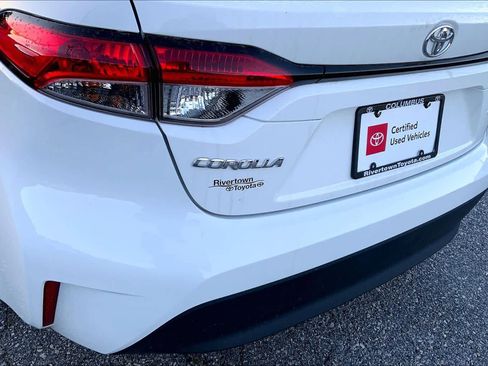 Used 2025 Toyota Corolla LE image 30