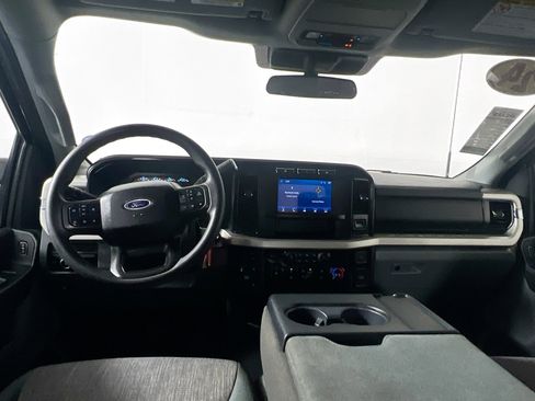 Used 2024 Ford F350 XLT image 27