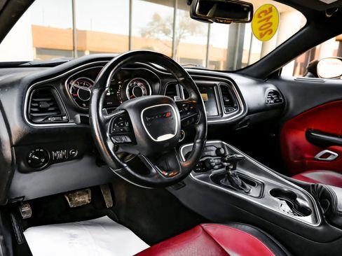 Used 2015 Dodge Challenger R/T Plus image 3