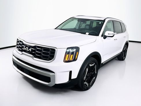 Used 2025 Kia Telluride S image 3