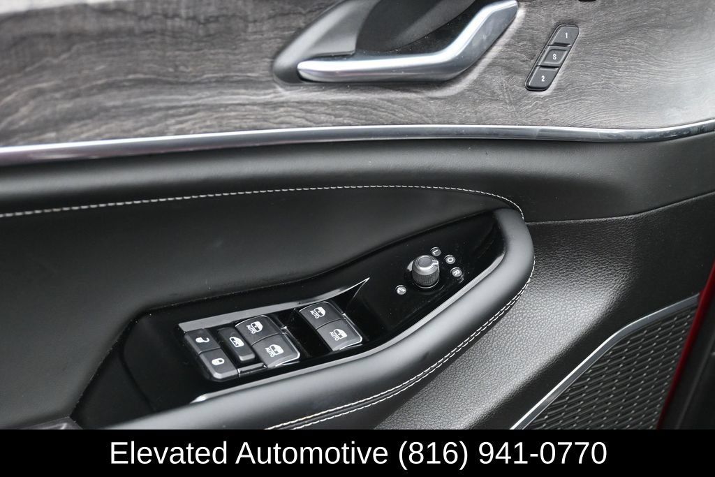 Used 2025 Jeep Grand Cherokee Overland w/ Adv Protech Group III AWD/4WD image 15