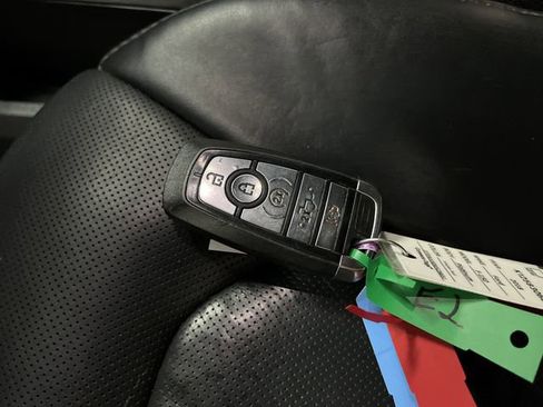 Used 2018 Ford F150 Platinum w/ Equipment Group 701A Luxury image 31