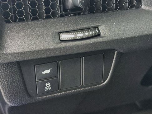 Used 2025 Nissan Sentra SV FWD image 17
