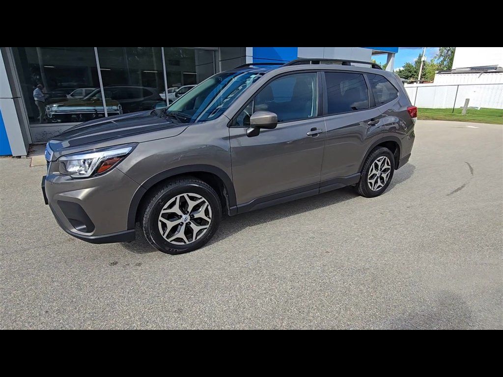 Used 2019 Subaru Forester Premium AWD/4WD image 4