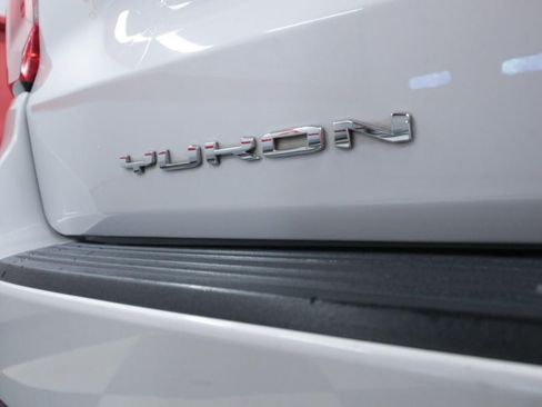 Used 2021 GMC Yukon XL AT4 w/ Technology Package AWD/4WD image 35