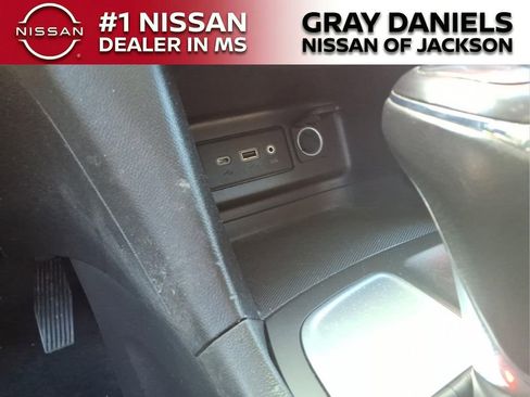 Used 2019 Chevrolet Equinox LT FWD image 19