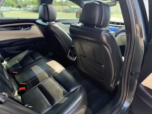 Used 2013 Cadillac XTS Platinum image 19