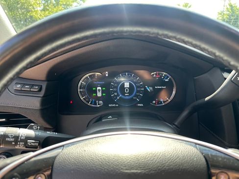 Used 2017 Cadillac Escalade Premium Luxury RWD image 20