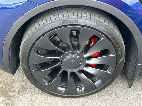Used 2023 Tesla Model Y Long Range image 10