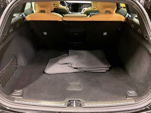 Certified 2025 Volvo V60 B5 Cross Country Ultra AWD/4WD image 35