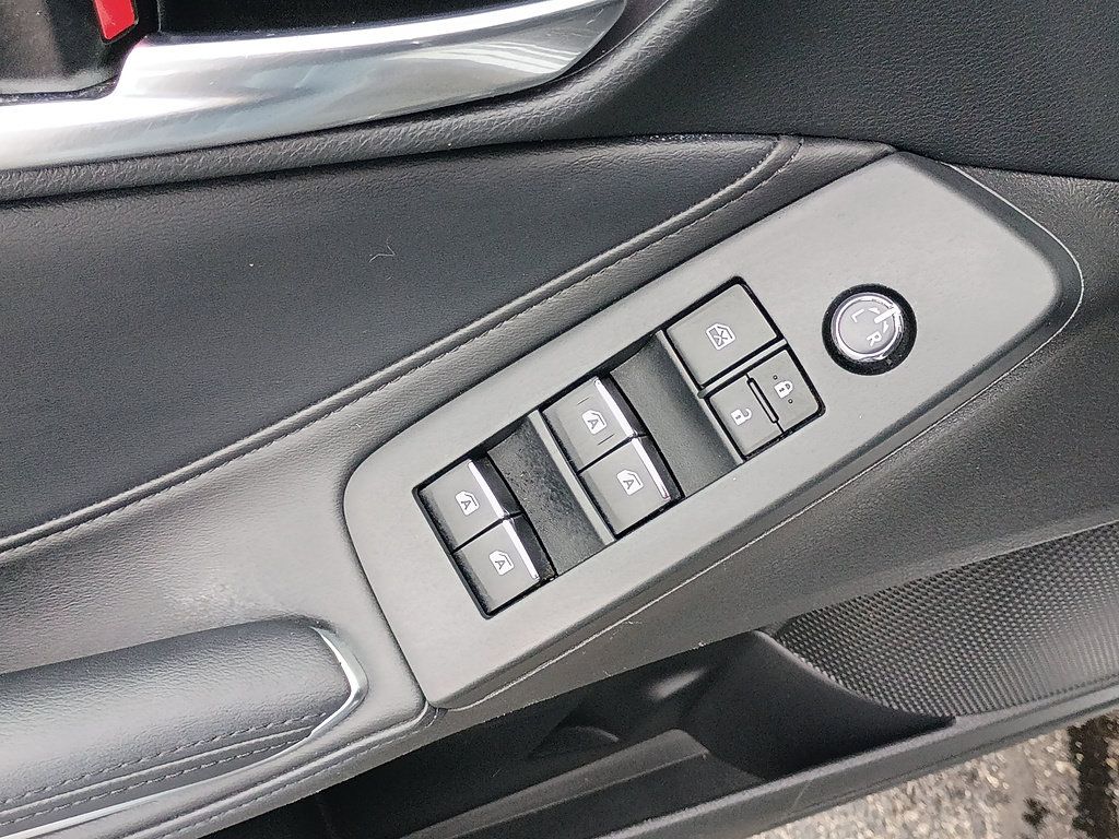 Used 2021 Toyota Avalon XLE w/ Moonroof Package FWD image 17