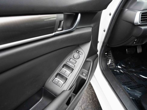 Used 2019 Honda Accord Sport image 7