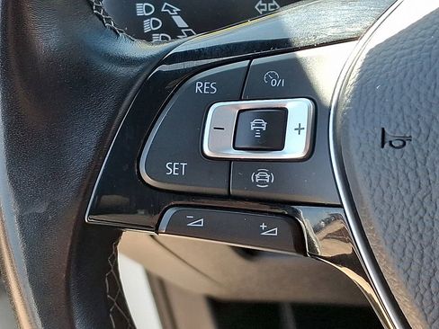 Used 2021 Volkswagen Tiguan SE R-Line image 21