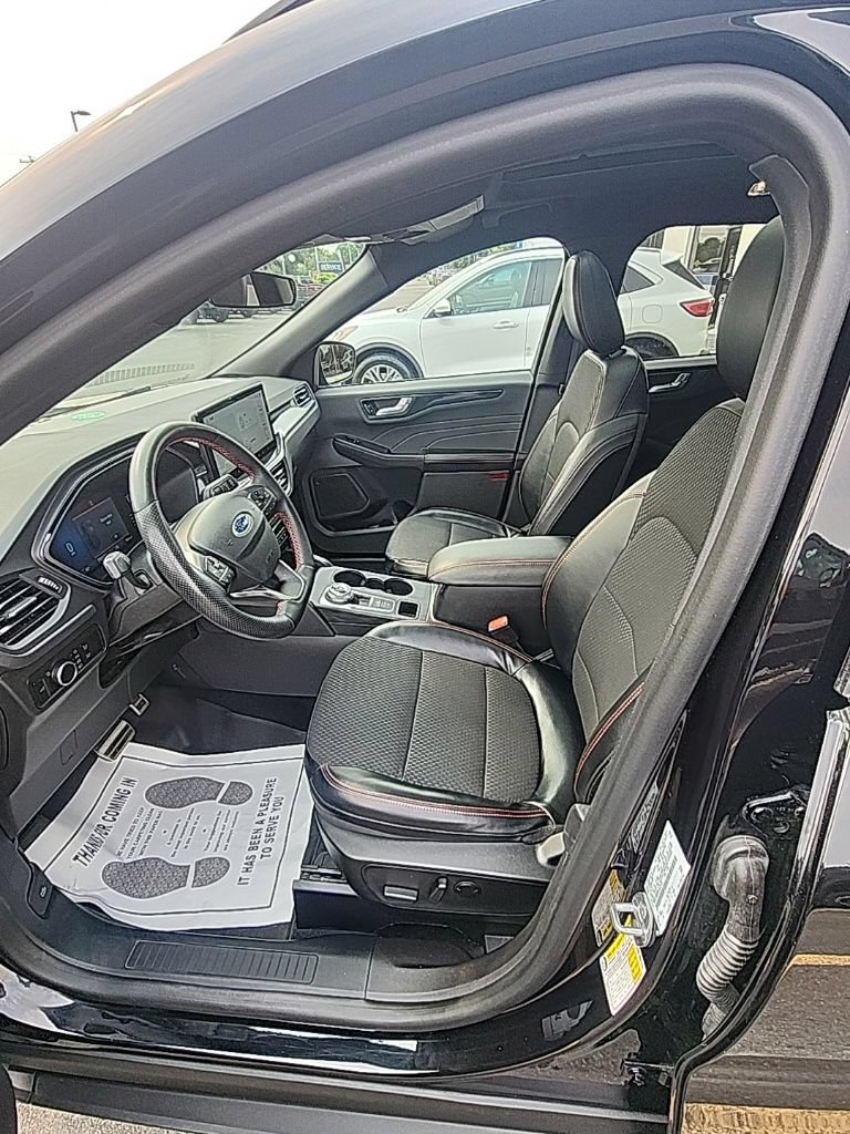 Used 2023 Ford Escape ST-Line w/ Tech Pack #1 AWD/4WD image 19