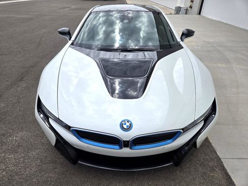 Used 2015 BMW i8 image 8
