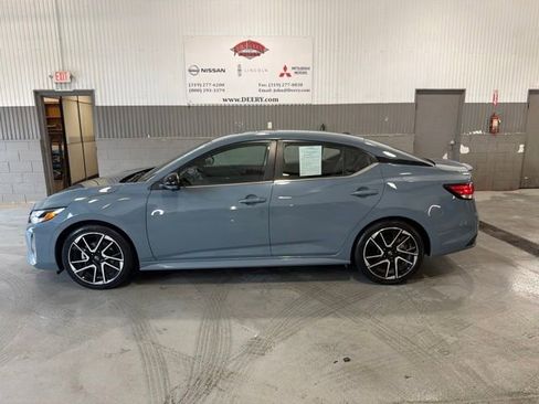 Certified 2024 Nissan Sentra SR w/ SR Premium Package FWD image 7