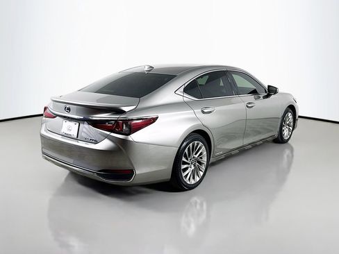 Certified 2021 Lexus ES 300h Ultra Luxury w/ Accessory Package 2 image 5