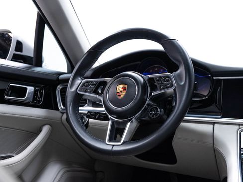 Used 2019 Porsche Panamera 4 AWD/4WD image 39