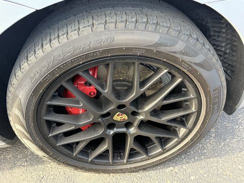 Used 2017 Porsche Macan GTS AWD/4WD image 5