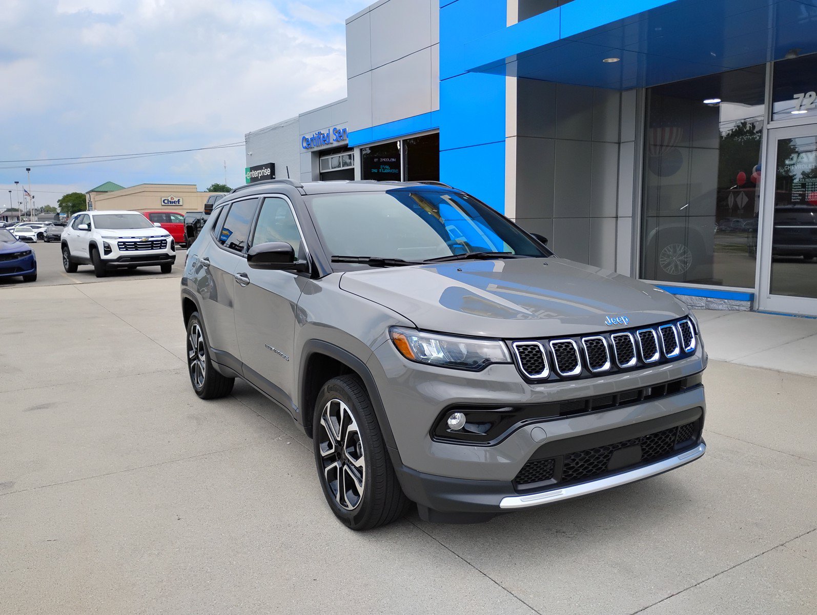 Used 2023 Jeep Compass Limited AWD/4WD image 3