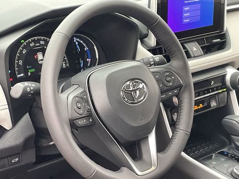 New 2025 Toyota RAV4 XLE image 12
