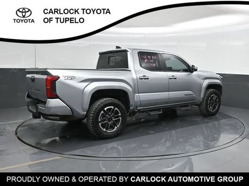 Used 2025 Toyota Tacoma TRD Sport w/ TRD Sport Upgrade Package AWD/4WD image 3
