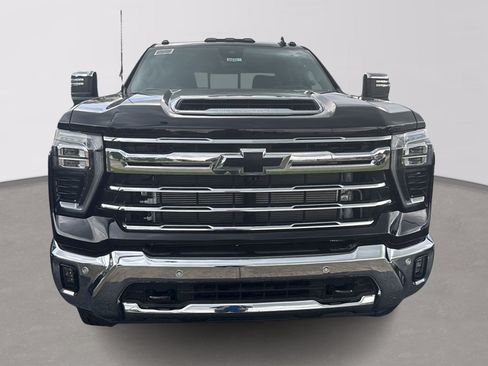 New 2026 Chevrolet Silverado 3500 LTZ w/ LTZ Convenience Package AWD/4WD image 2