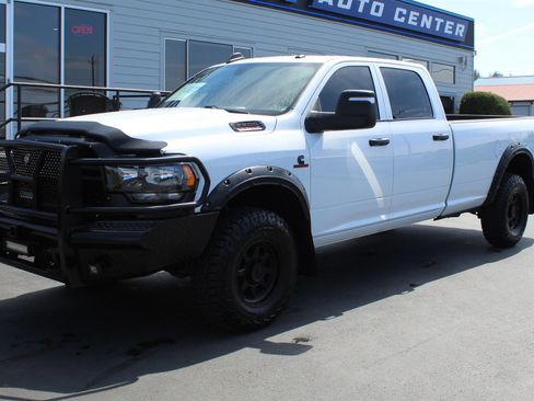 Used 2024 RAM 2500 Tradesman AWD/4WD image 2