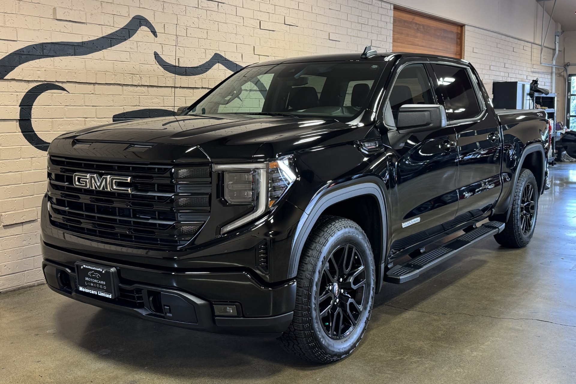Used 2024 GMC Sierra 1500 Elevation w/ LPO, Elevation Black Package AWD/4WD image 11
