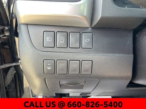 Used 2018 Toyota Highlander SE image 17