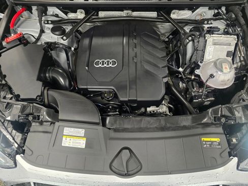 Used 2023 Audi Q5 2.0T Premium w/ Convenience Package image 10