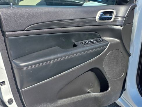 Certified 2021 Jeep Grand Cherokee Laredo X image 13