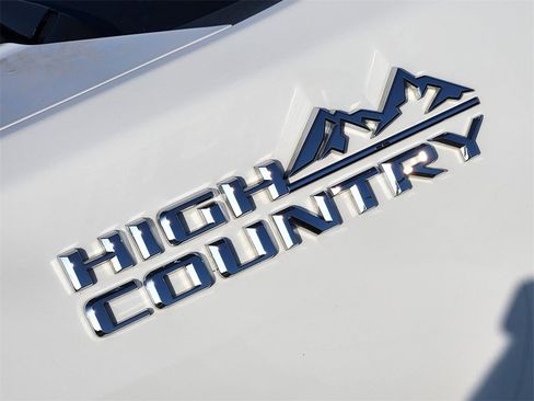 Used 2022 Chevrolet Silverado 3500 High Country w/ Z71 Off-Road Package image 3