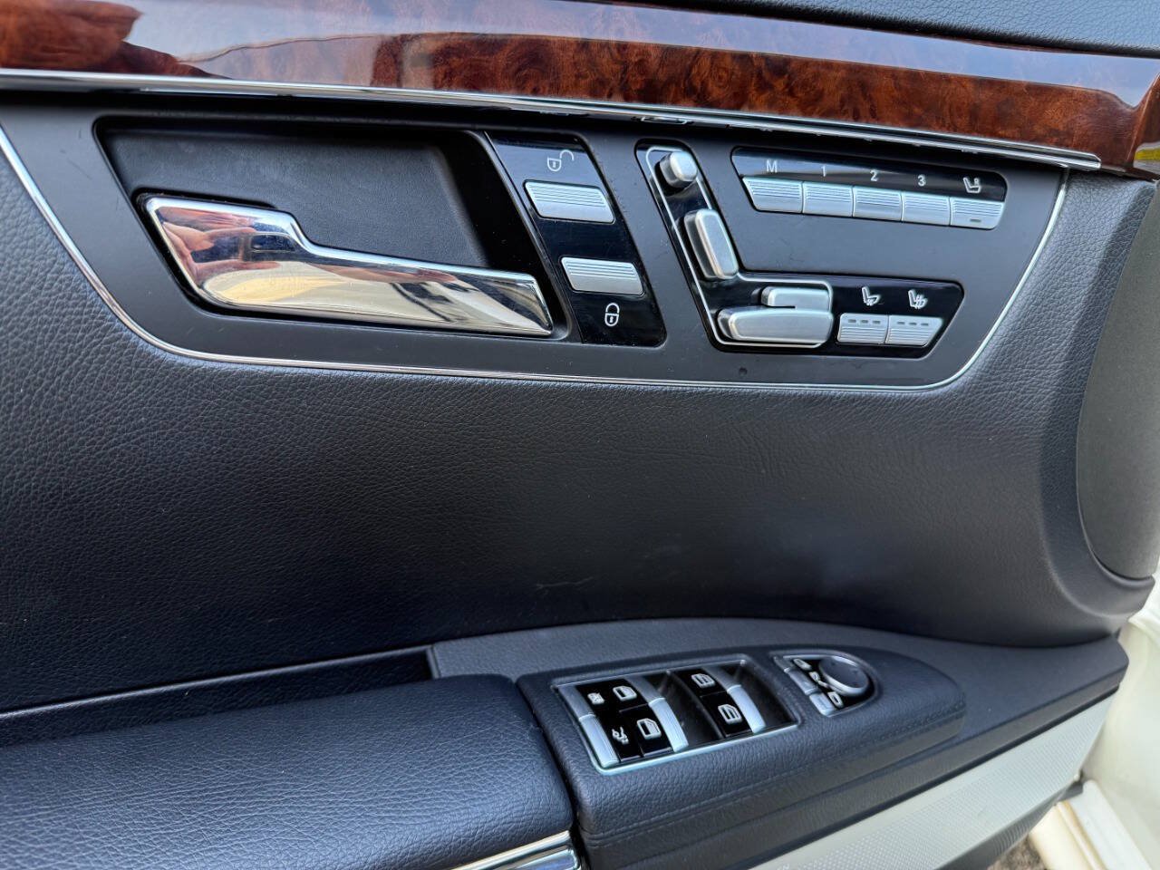 Used 2011 Mercedes-Benz S 550 image 24