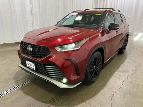 Certified 2023 Toyota Highlander XSE image 8