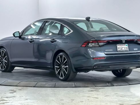 Used 2025 Honda Accord Touring image 6